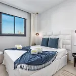 Apartment Vivi Homes - Terra Higueron Luxury, Terrace & Pool *