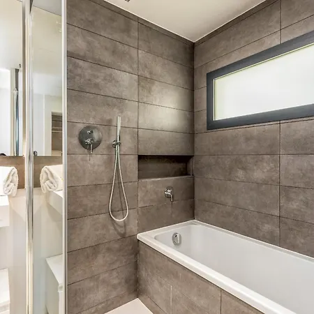 Vivi Homes - Terra Higueron Luxury, Terrace & Pool Apartman