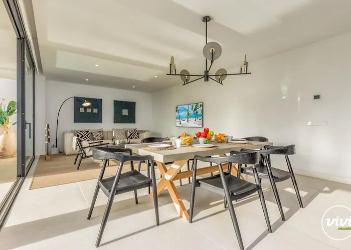 Vivi Homes - Terra Higueron Luxury, Terrace & Pool * フエンヒロラ